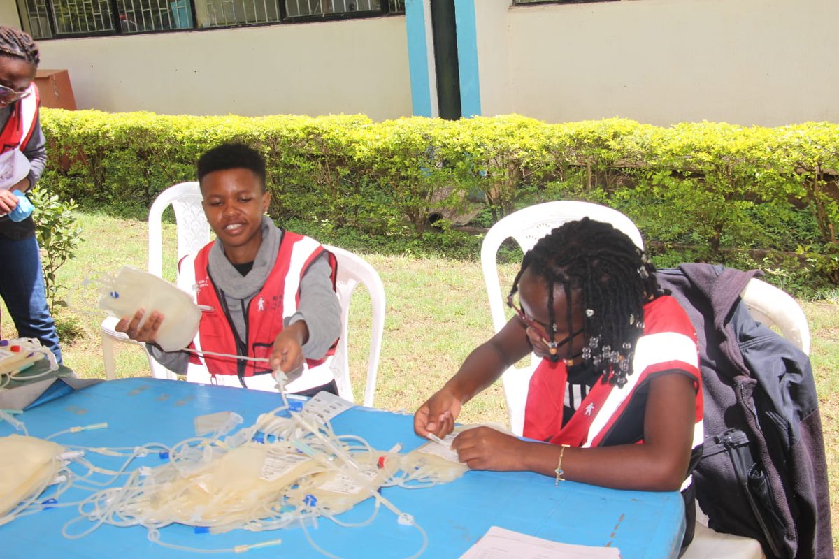 UoN_FHS's tweet image. First Aid club @uonbi  blood drive sees strong turnout with 33 pints collected on day 1 and 44 pints on day 2.
Join us today to save lives by donating blood. #WeAreUoN #Donateblood