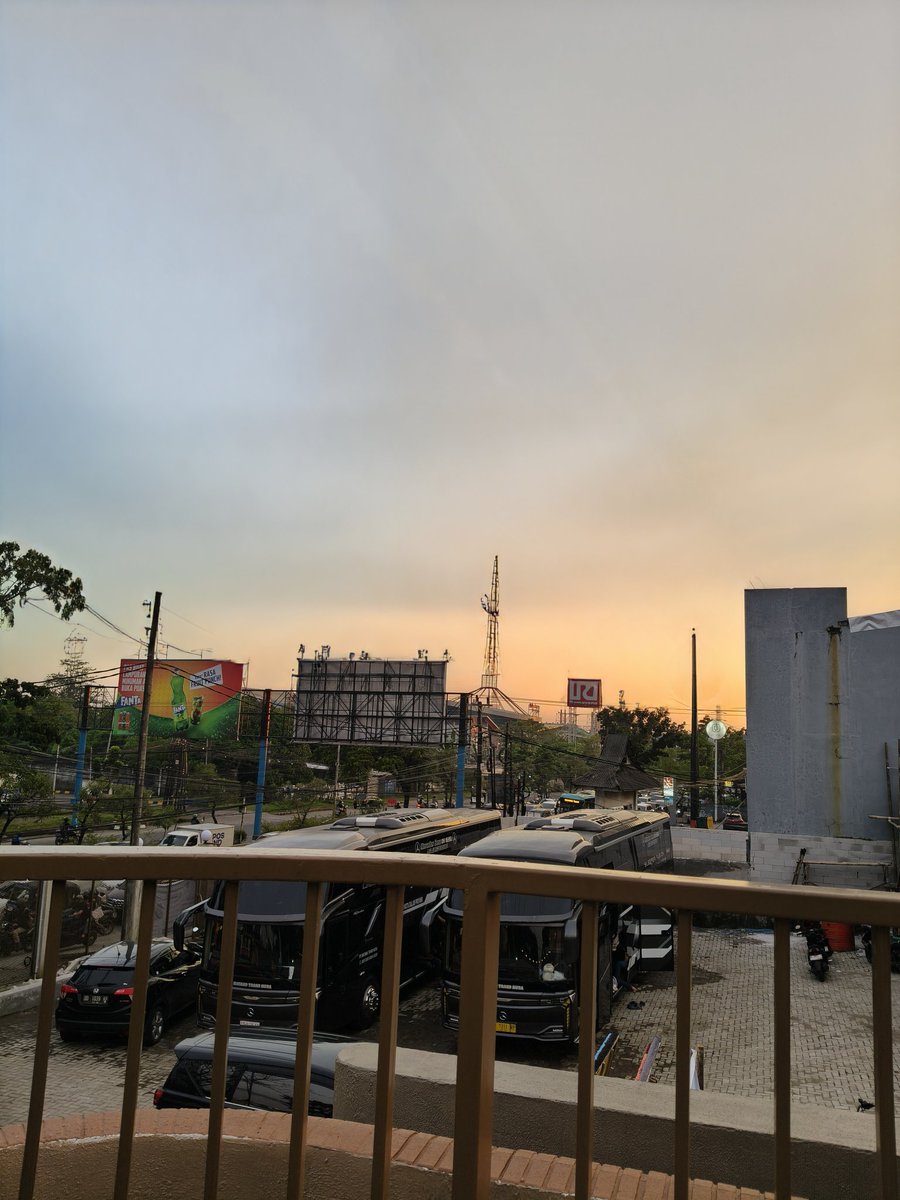 chaikamon tweet media