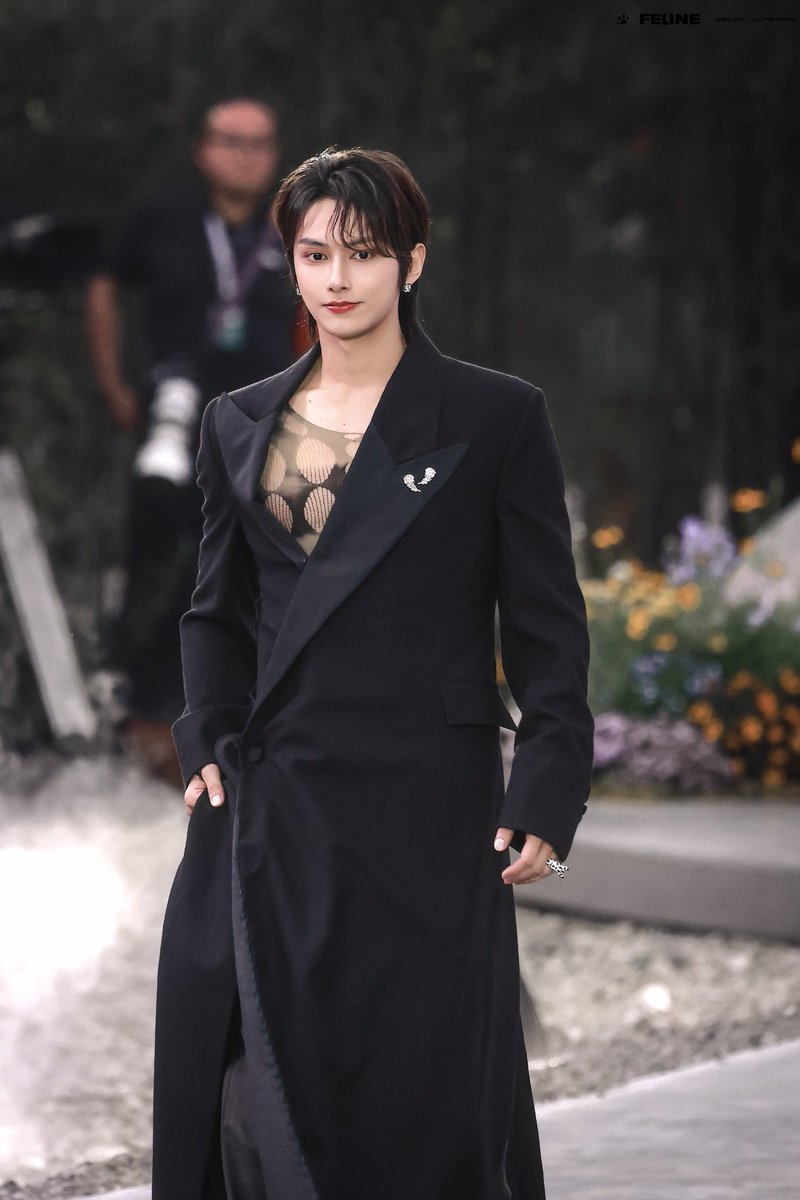 ABOUT SEVENTEEN tweet media