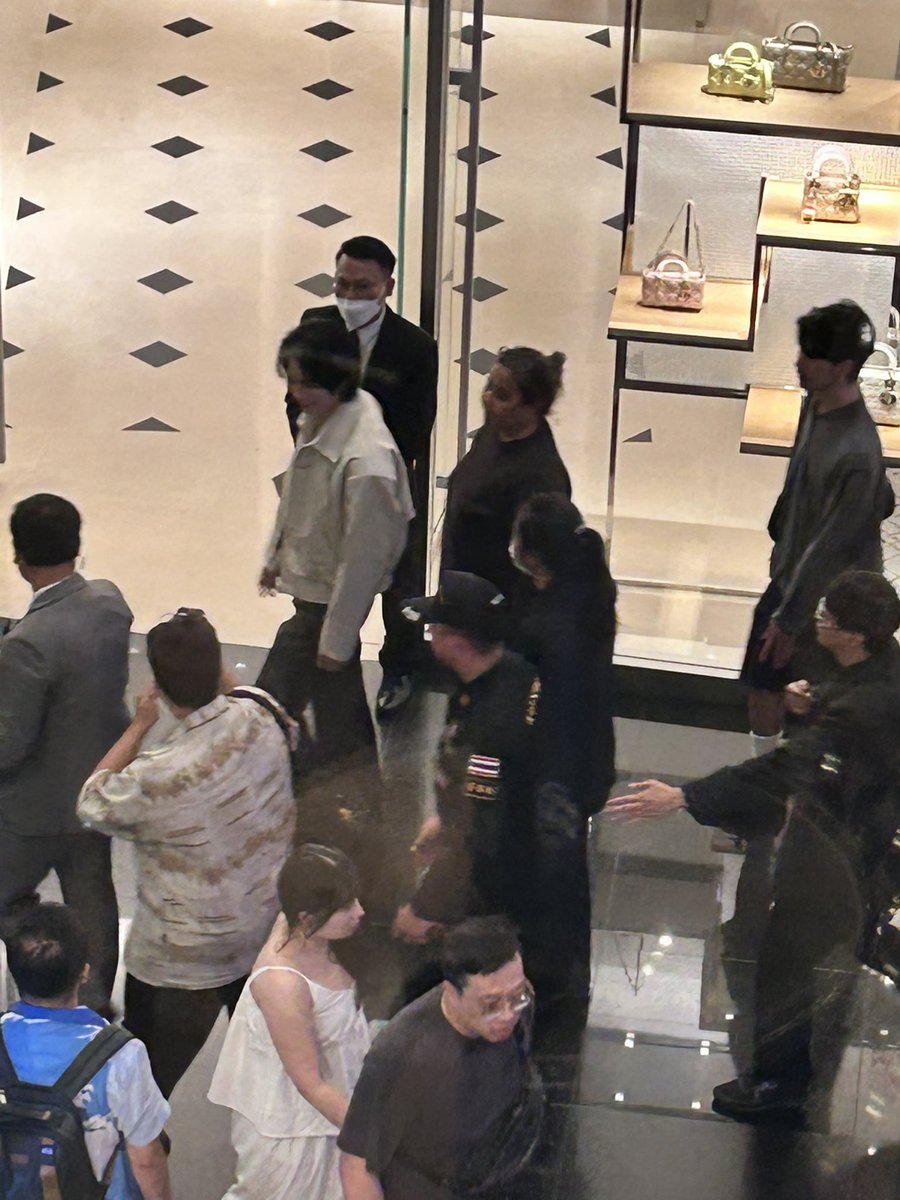 On the Way 🎻 tweet media