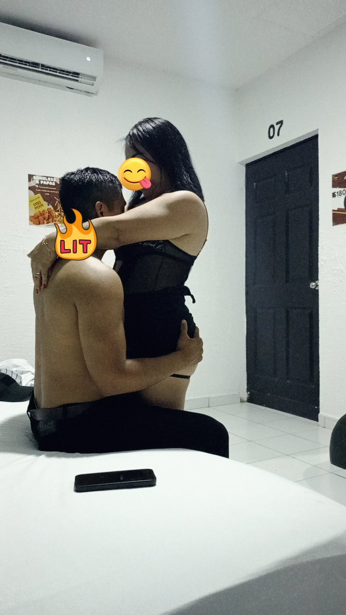 LySpareja tweet media