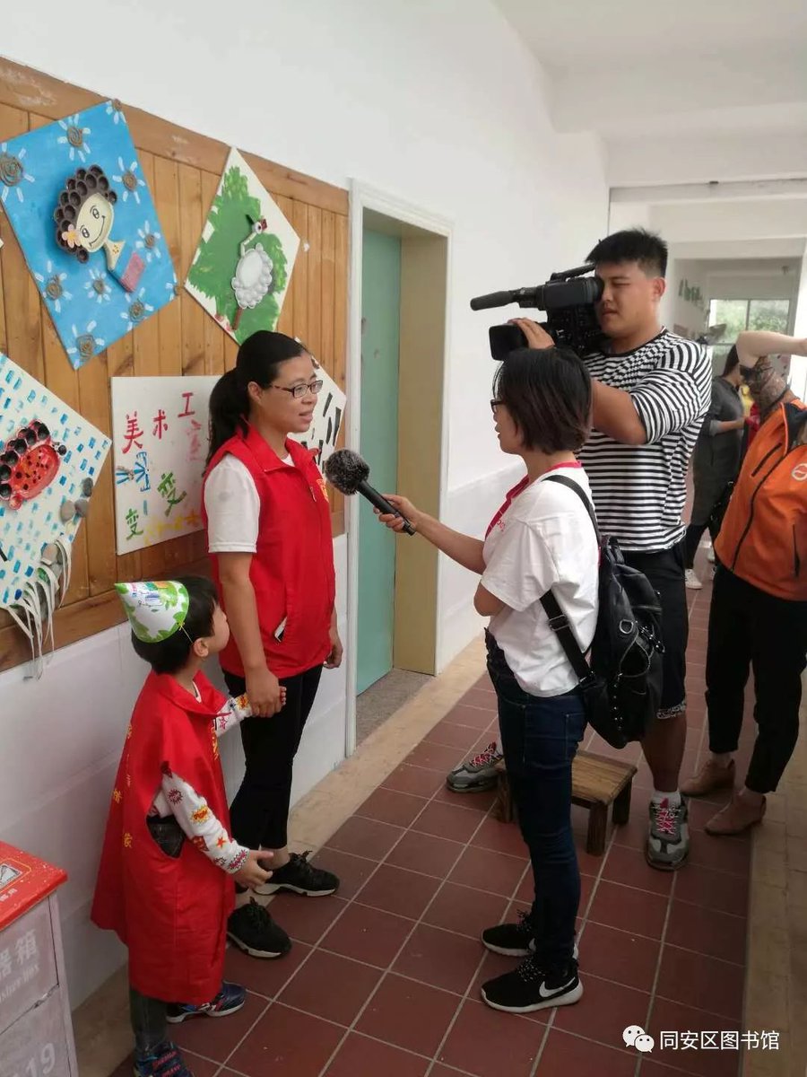 artgobblers_bot tweet media