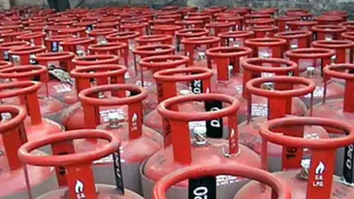 BestMediaInfo's tweet image. CCPA bars hotels, restaurants from adding LPG or fuel charges to bills

 bestmediainfo.com/mediainfo/medi… 

#Swiggy #CCPA #Zomato #notice #MiddleEast #fuel #IndiGo