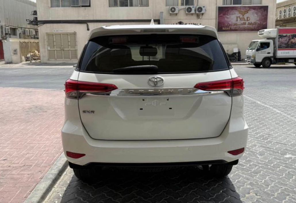 2020 Toyota Fortuner EXR
2.7L
Petrol Engine
White Color
Automatic Transmission
GCC Specifications

Price: $30,600 including shipping
to Tema
ETA: 5-7 weeks

WhatsApp/Call: 0550256731
wa.me/233550256731