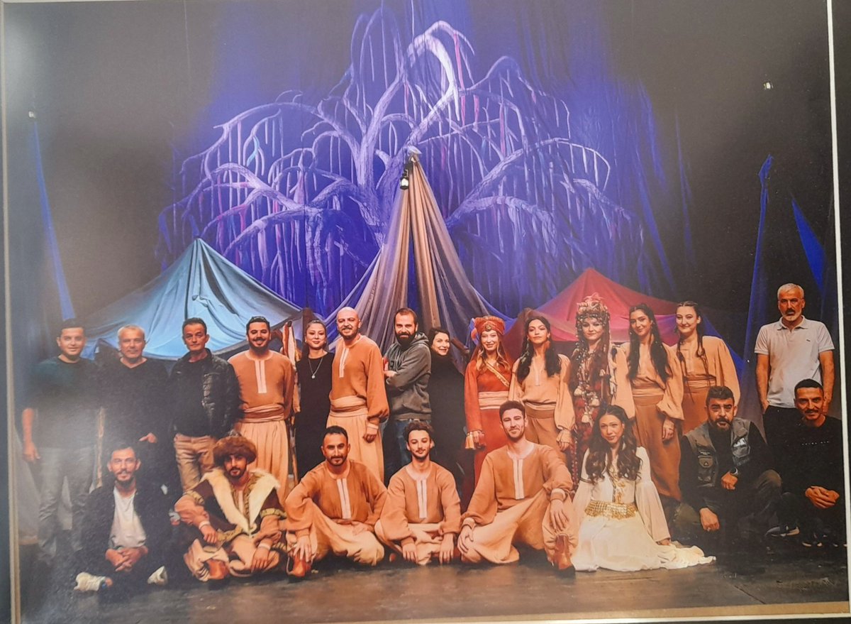 ayuruk's tweet photo. Teşekkürler Prof. Dr. Hasan Erkek,
Teşekkürler yönetmen, oyuncu Erdem Şenses,
Teşekkürler Konya Devlet Tiyatrosu
Dünya Tiyatrolar Günü'nde, Resim ve Heykel Müzesi'nde, "Boğaç Han" çocuk oyununu bir salon dolusu çocukla izledim.
Heyecan coşku bir an olsun eksilmedi.
Teşekkürler💐 https://t.co/tidfVV2jPY