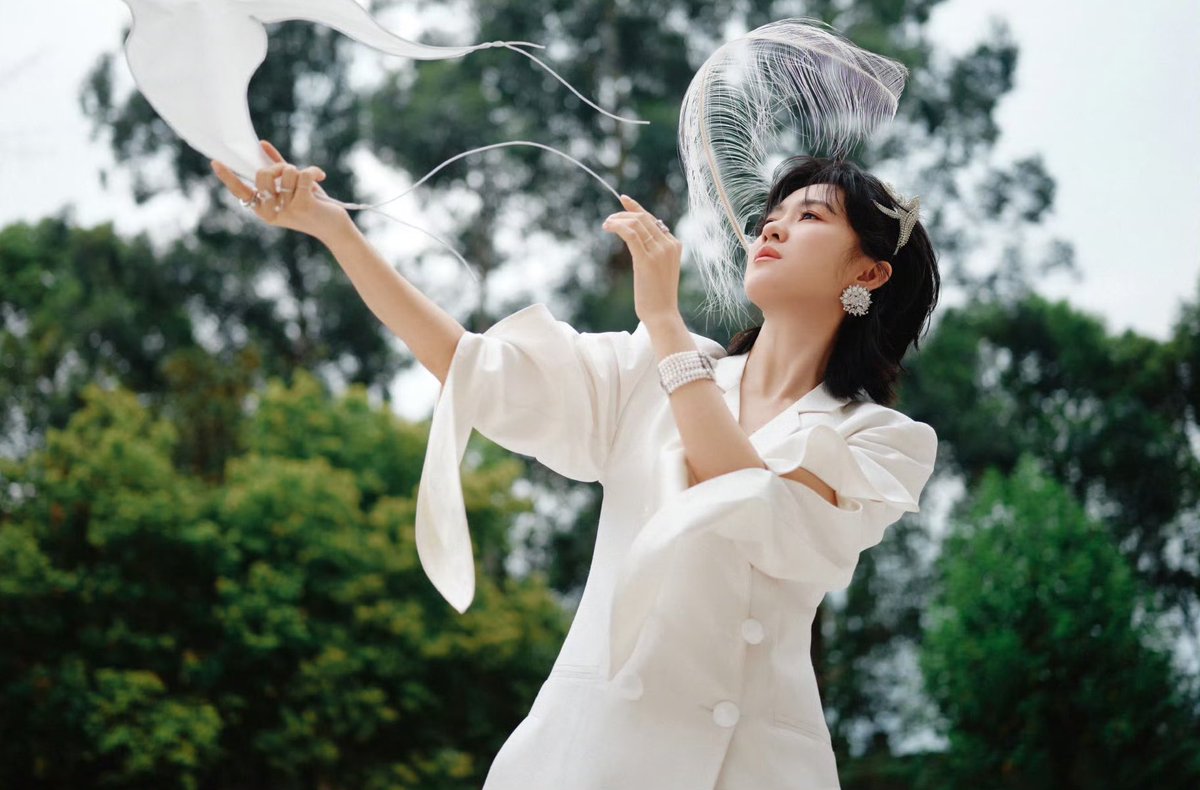 centlookbook's tweet photo. #yukewei (#yisayu) 郁可唯 in Ronald van der Kemp SS26 couture for the 2026 REDGALA Night in Sichuan https://t.co/eahoOi3abd