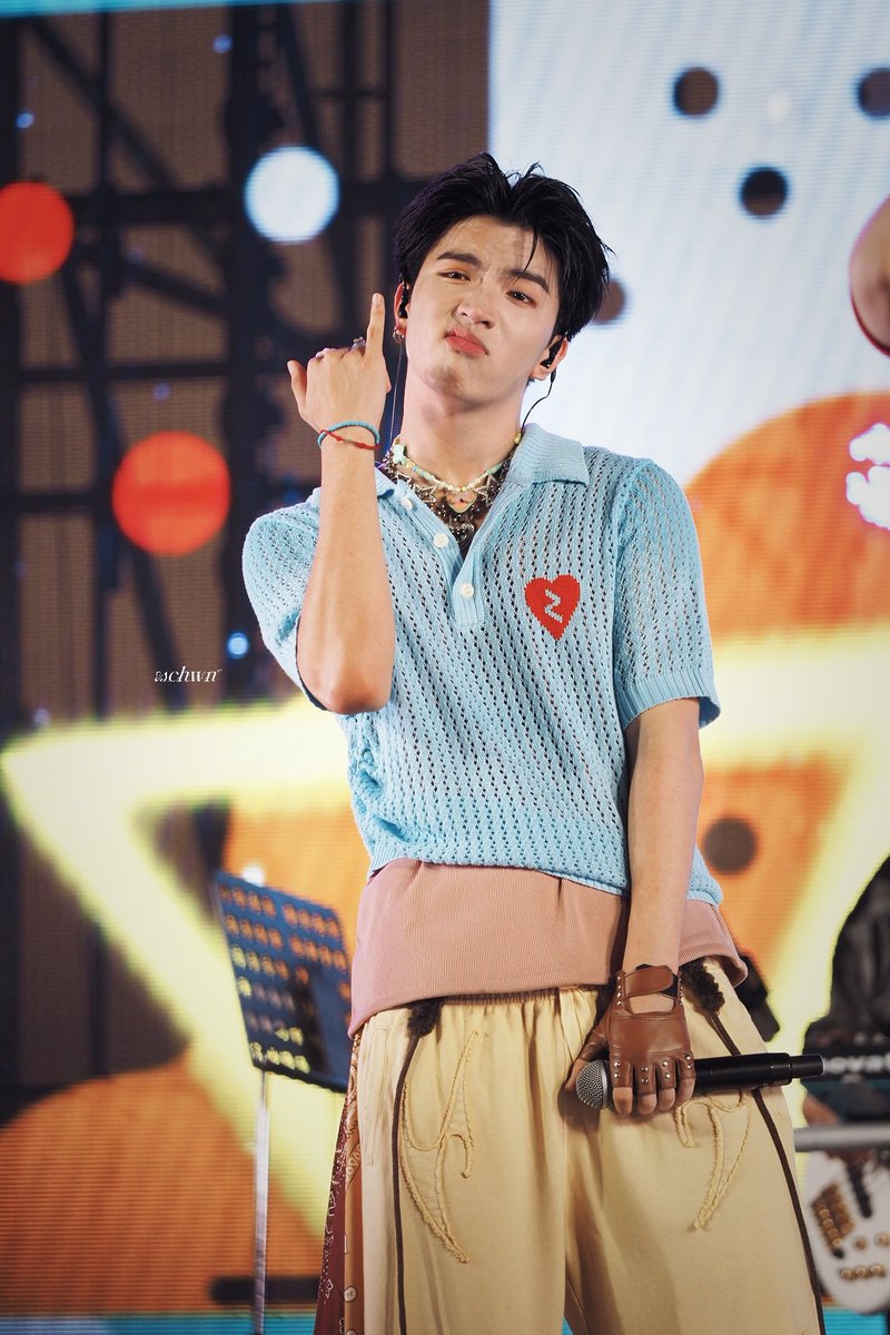 SCHWNSiGHT tweet media