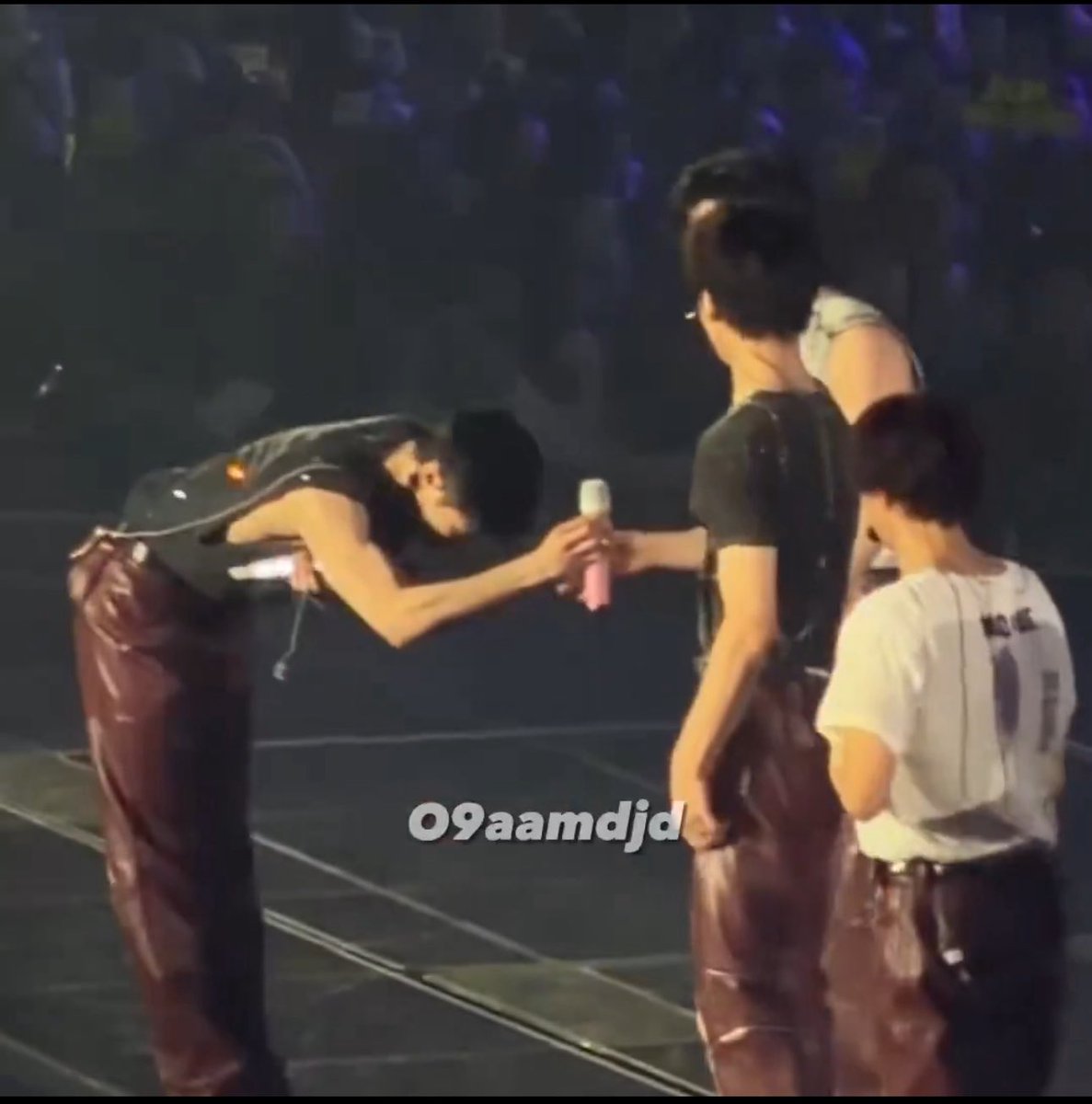 dr.moo🐽 ; both sides💕 tweet media