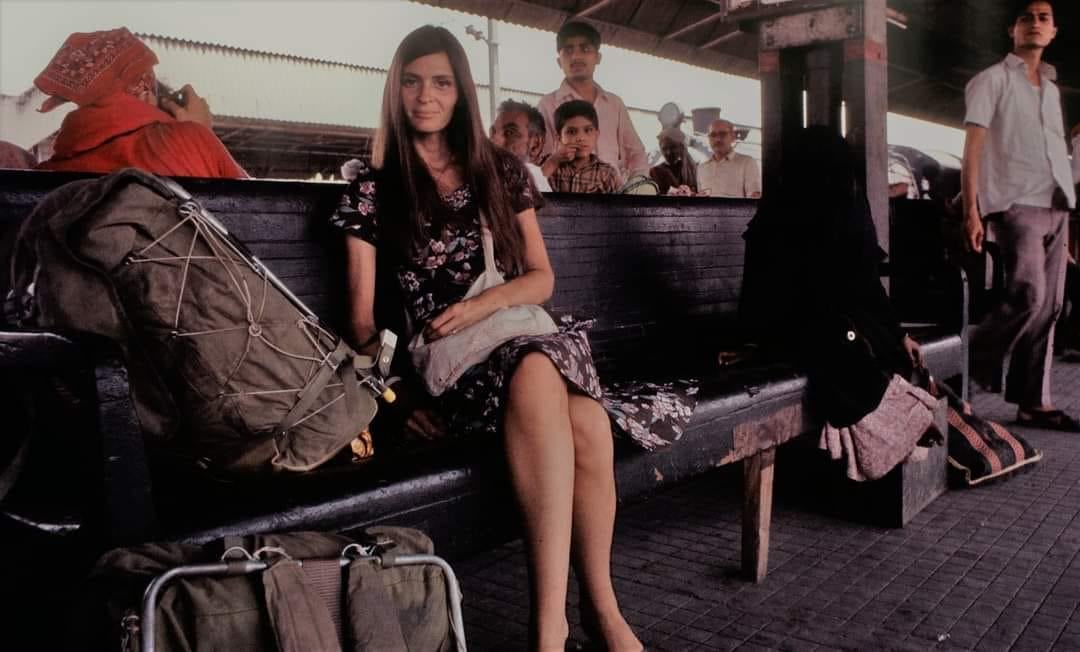 1976 Live tweet media