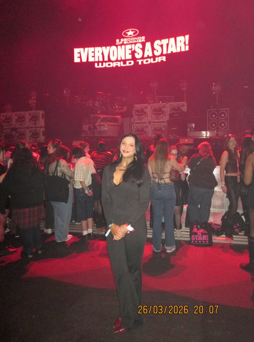 eva on tour ★ tweet media