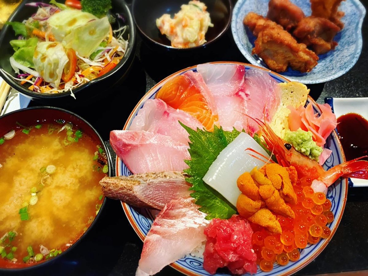 หาาาา Sakenomise สาขาตรงสุรวงศ์อ่าหรอคะ ชอคเบาๆถึงจะไม่ได้กินนานแล้วก็เถอะ