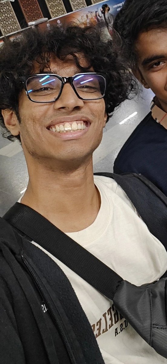 Fredddieeeeeeeee🪴💙❤️💙 tweet media