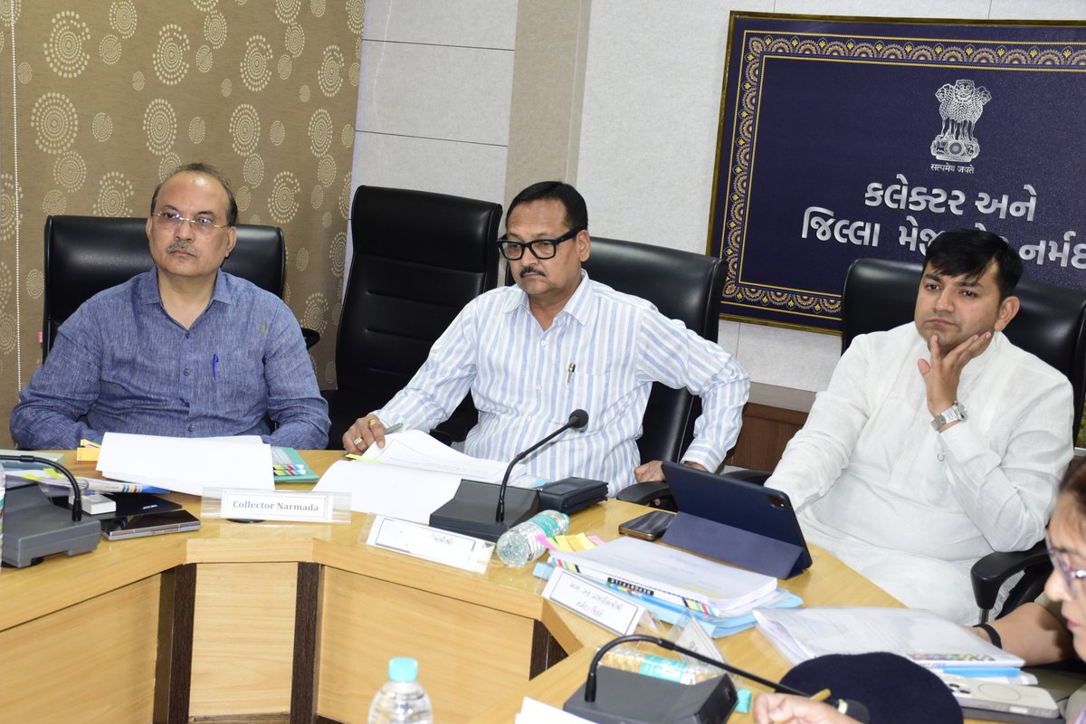 Collector Narmada tweet media