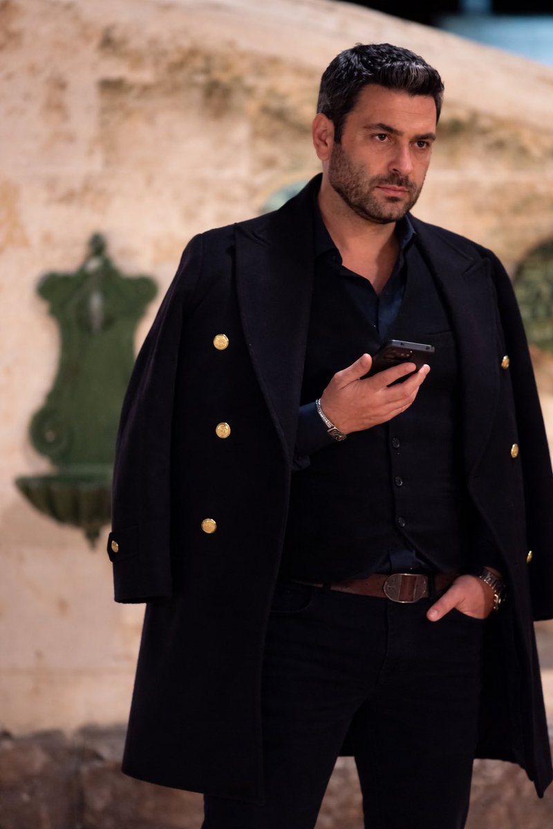 𝓢𝓡 tweet media