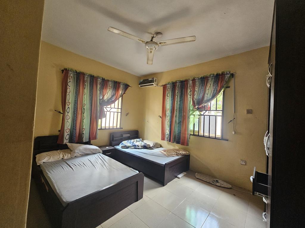 Barodsglobal's tweet photo. 🏠3 Bedroom Duplex with Block of Flats for Sale that consist of 3bedroom flat, 2bedroom flat and 1 Bedroom self contain 
📍Elite Road, Idi-Aba, Abeokuta 

🔖N100 million asking price 

 For inspection call or Whatsappp 
☎️ +234 8022288806 or 08131873518 https://t.co/D9lqG8GZFv