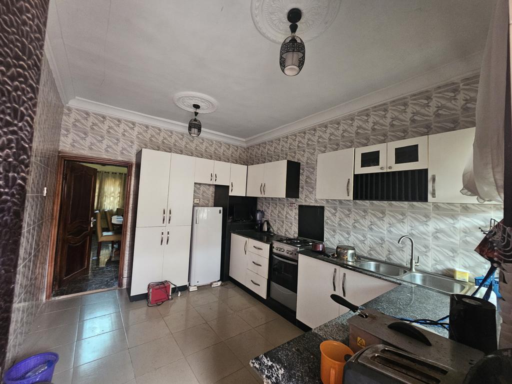 Barodsglobal's tweet photo. 🏠3 Bedroom Duplex with Block of Flats for Sale that consist of 3bedroom flat, 2bedroom flat and 1 Bedroom self contain 
📍Elite Road, Idi-Aba, Abeokuta 

🔖N100 million asking price 

 For inspection call or Whatsappp 
☎️ +234 8022288806 or 08131873518 https://t.co/D9lqG8GZFv