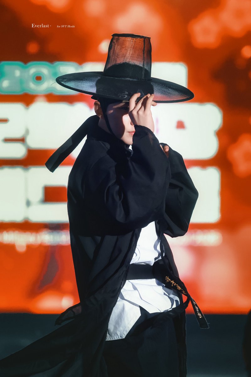 뉴april tweet media