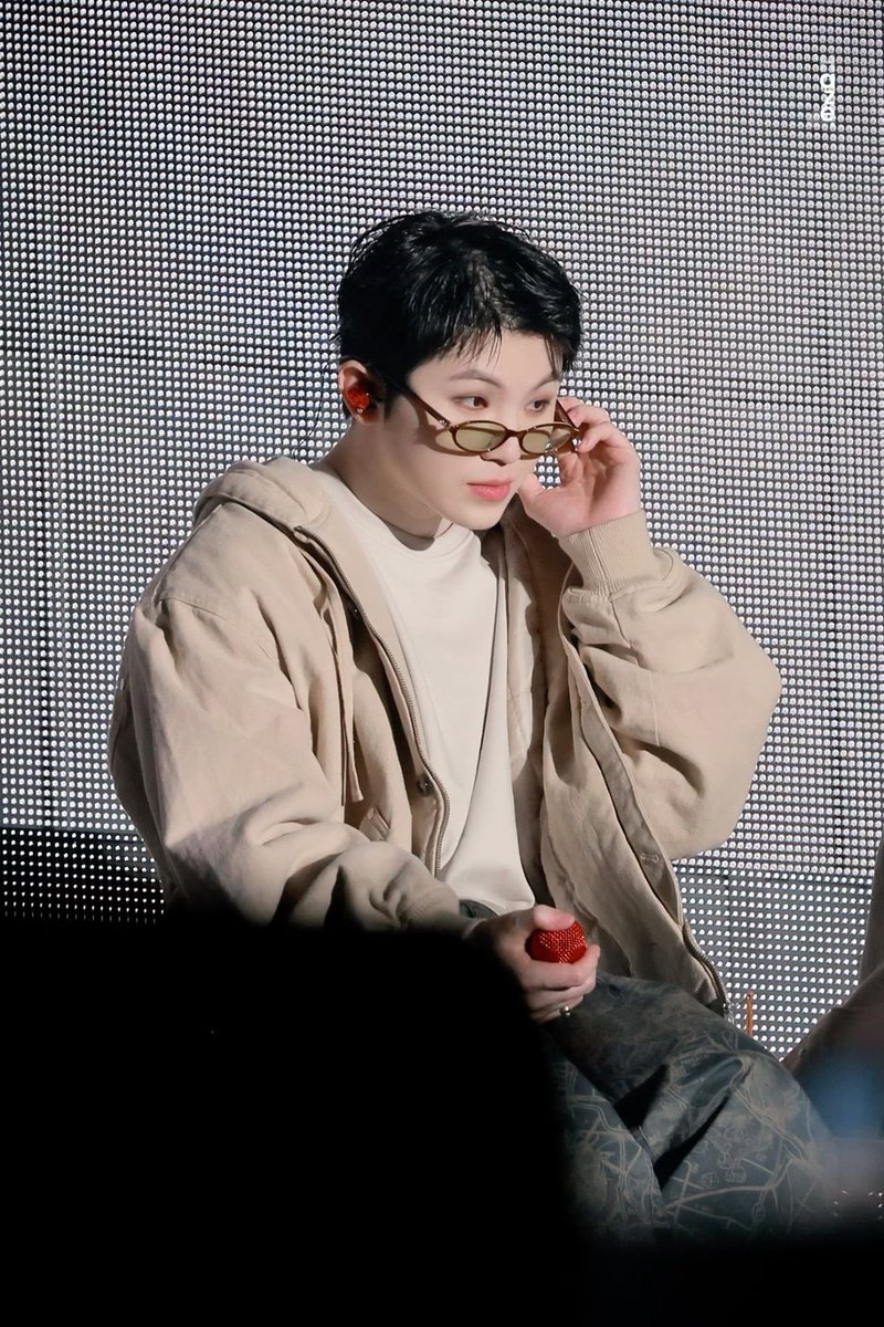 뉴april tweet media