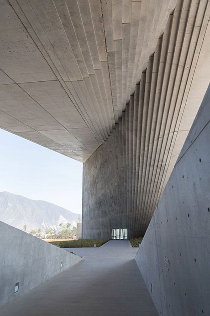 Centro Roberto Garza Sada de Arte Arquitectura y Diseño, Tadao Ando, Monterrey, Mexico, 2013.

#archinerds #architecture #tadaoando #monterrey #mexico