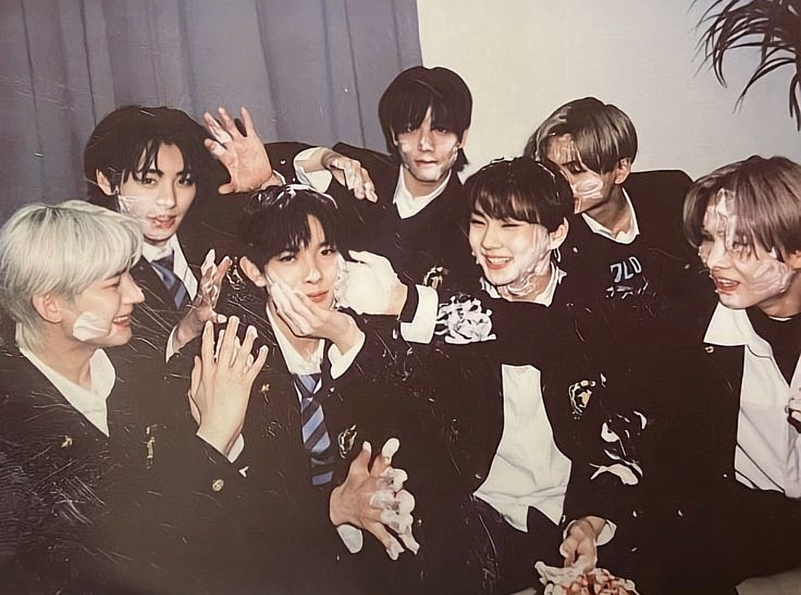 ivyzz ᥫ᭡| ENHYPEN IS 7! tweet media