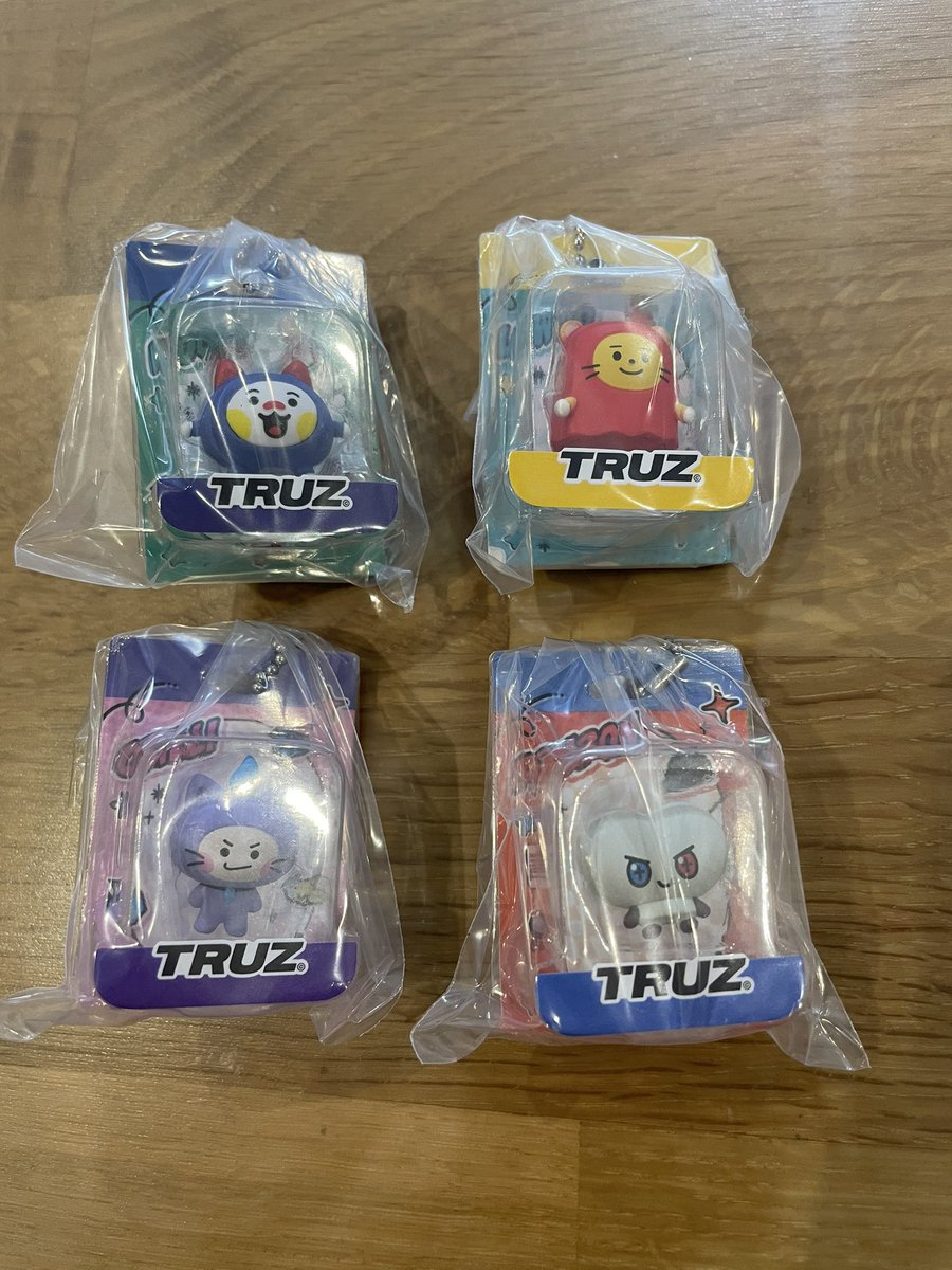 love_june_331's tweet photo. TREASURE TRUZ ブリスターチャームコレクション カプセルトイ 交換

【譲】CHILLI、BONBON、LAWOO、WOOPY

【求】HIKUN

郵送での交換になります
お気軽にお声掛け下さい💎

#TREASURE  #TREASURE交換 #TRUZ https://t.co/TV4pOsVkA1