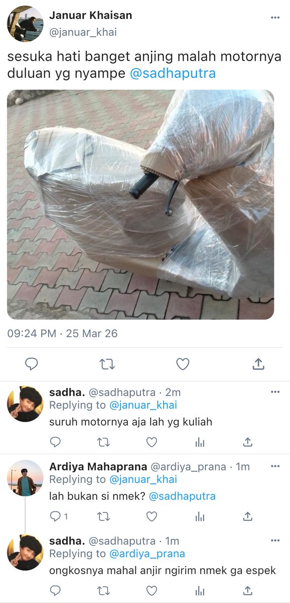 liloquacious's tweet photo. 3. Motor nyampe https://t.co/psMEhy1SiT