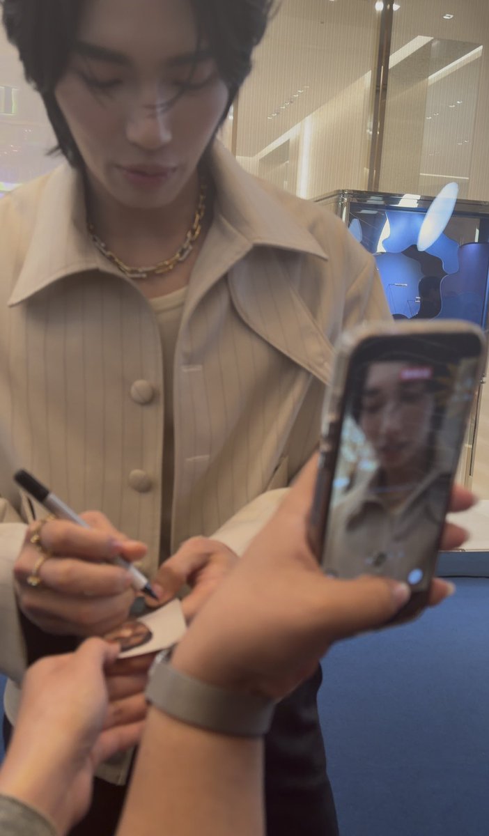 thi thi 🎀✨ tweet media