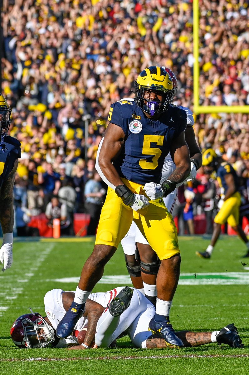 muck_photo's tweet photo. The last time #1 Michigan played #4 Alabama 🏈🌹🏆 https://t.co/yIIxnRd6RF