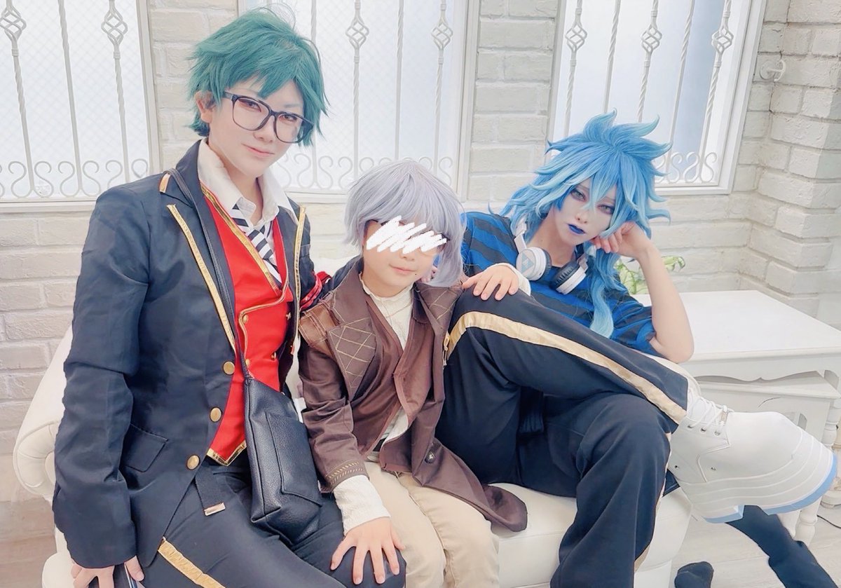 twst/cosplay

保護される幼🐙

♣️：<a href="/ryutorako/">カバ 💀</a>
💀：<a href="/c0miii_nsda/">こみ</a> 
🐙：娘
📷：<a href="/mina_cos1105/">mina</a> 

#お子様レイヤーが集まってわちゃわちゃしてるのを親が眺めて和む会