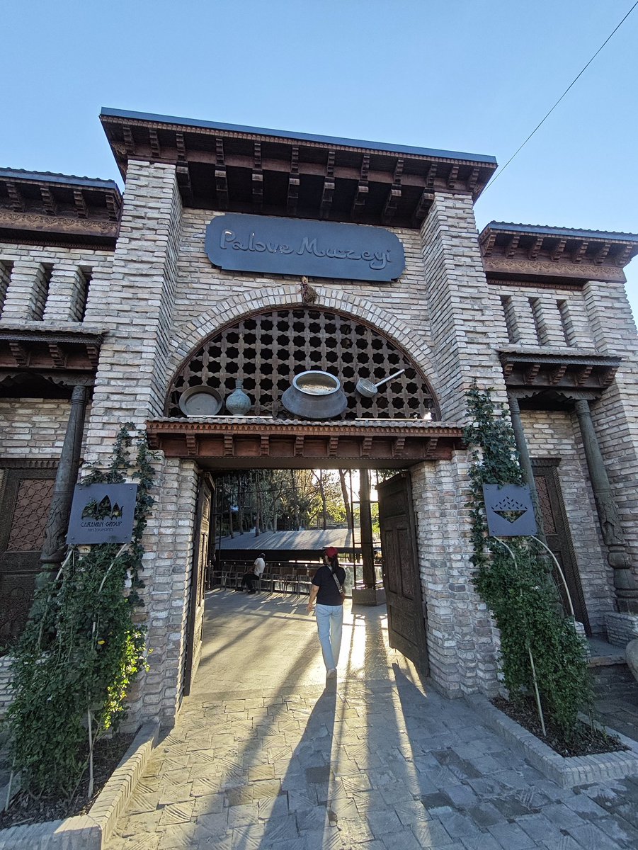 Vulpes ferrilata tweet media