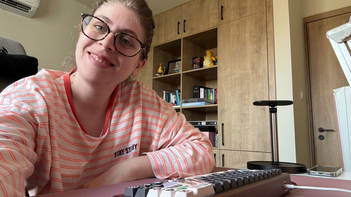 • nanou • tweet media