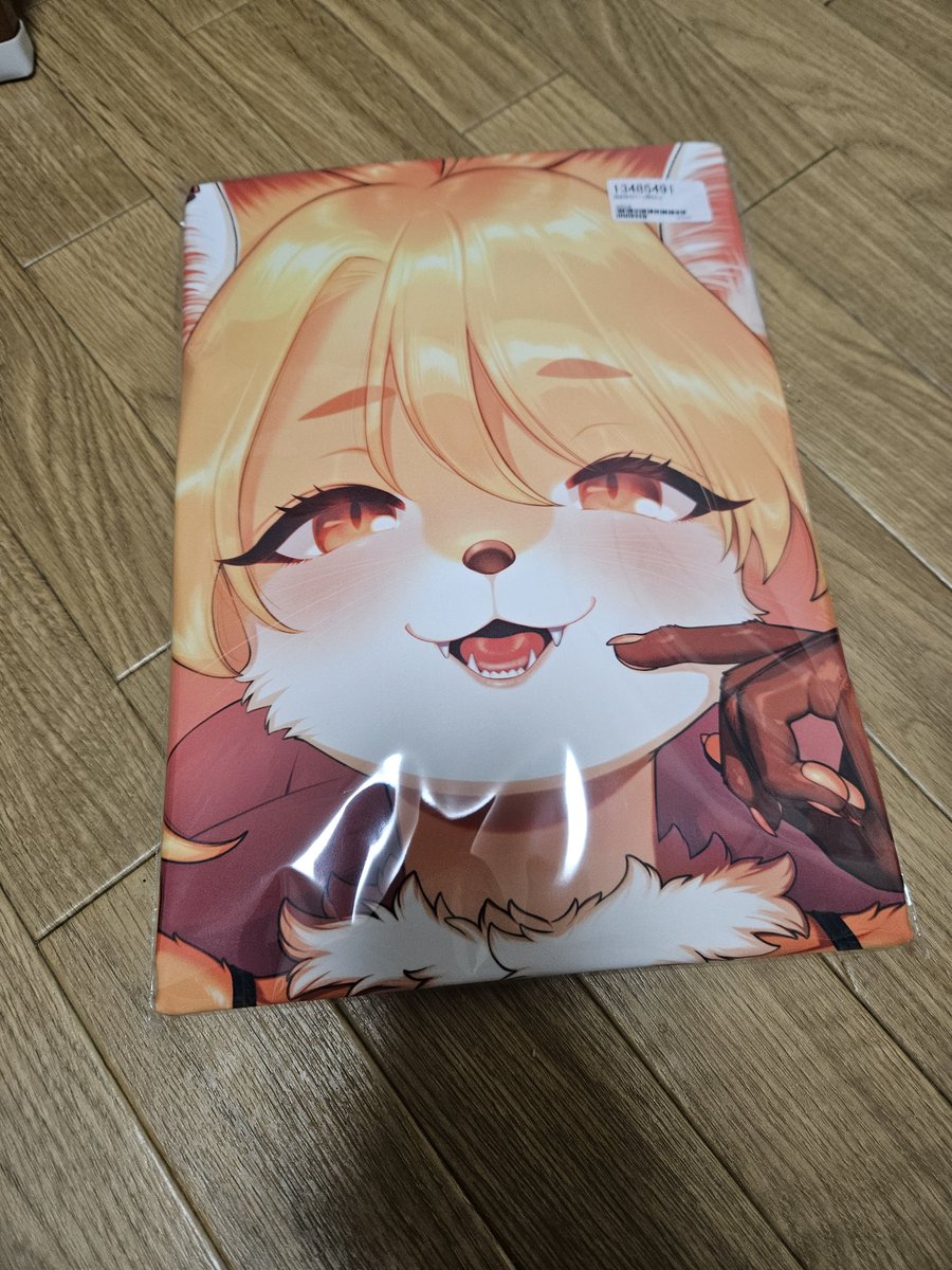 ロイス vore tweet media