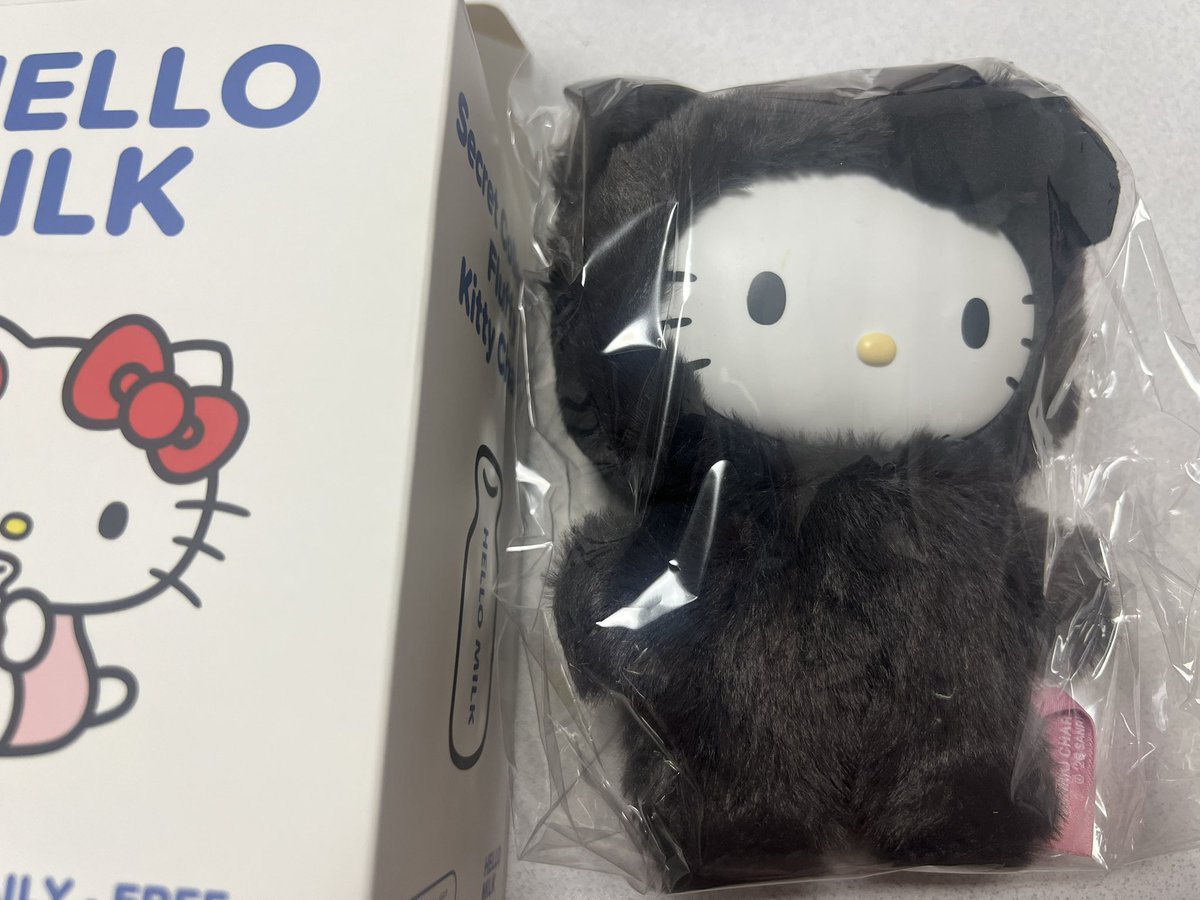 wanmon111's tweet photo. sanrio house サンリオハウス シークレットコレクション フラッフィー ハローキティ チャーム 交換

譲 : シークレット未開封🖤

求: 2枚目の👑（🩷🤎）

お気軽にdmやリプライにてご連絡ください。

#ハローキティ #sanriohouse #キティ交換 https://t.co/z4ct59fFzK
