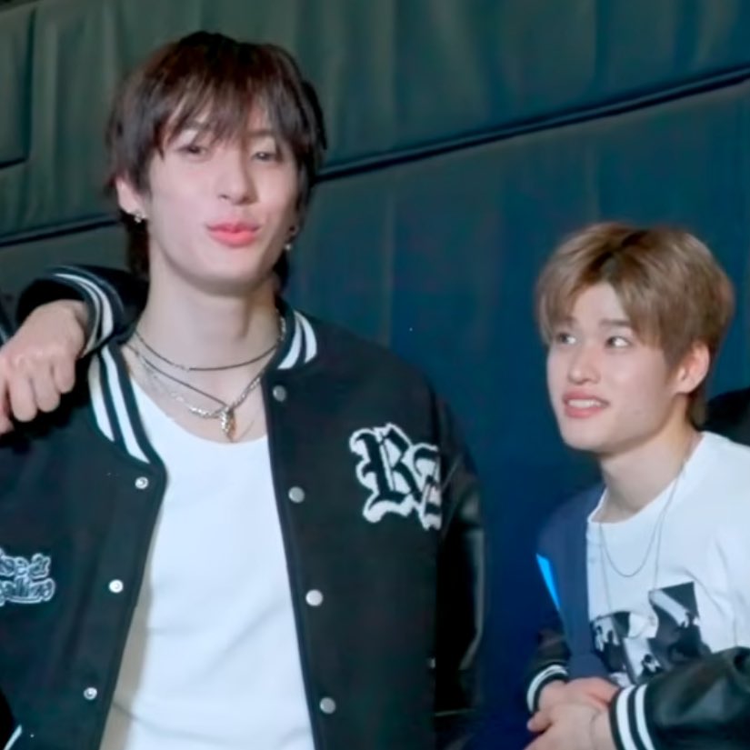 WHY IS SOHEE LOOKING AT ANTON WITH LITERAL HEARTS IN HIS EYES