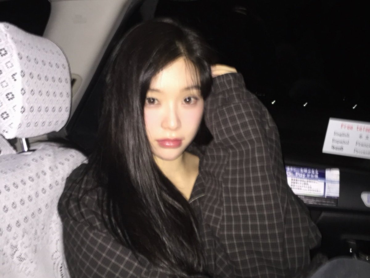 🦊fox._.zzlo_ instagram 

일본여행✈️

🔗 instagram.com/p/DWY1DhMEdPP/

#LEESEOYUL #이서율 
#GAHYUN #가현 
#Dreamcatcher #드림캐쳐