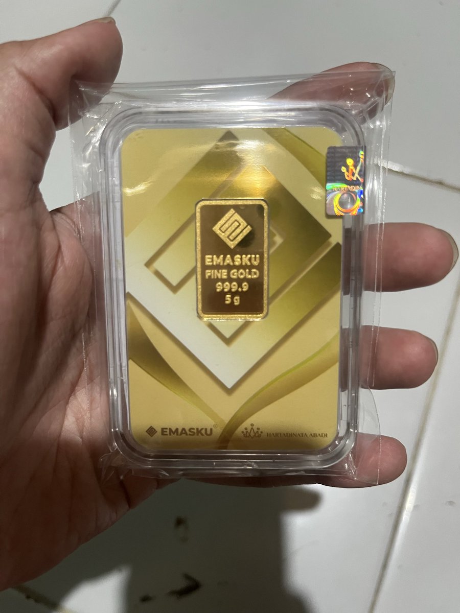 yaadduh's tweet photo. Setelah riset2 akhirnya membeli emas ini di Hartadinata, spreadnya juga kecil dibanding brand yg lain. 

Ditambah dapat promo jugaa 👌 https://t.co/Kg6A9ZSp8F