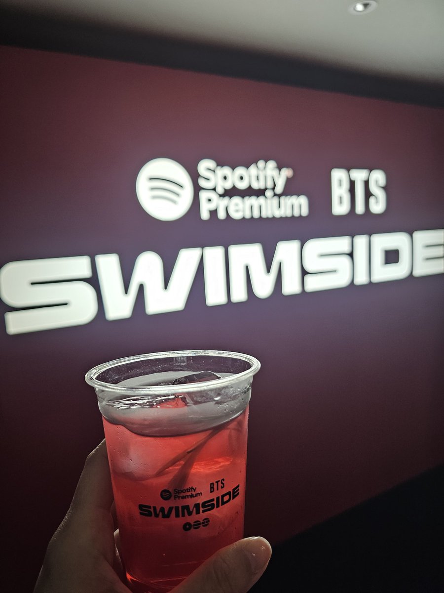 ddacongi's tweet photo. 스포티파이 고마워요~~
여기 불꽃놀이 맛집이네
@spotifykr @bts.bighitofficial #SpotifyxBTS #SWMISIDE https://t.co/GXrrIltvQN