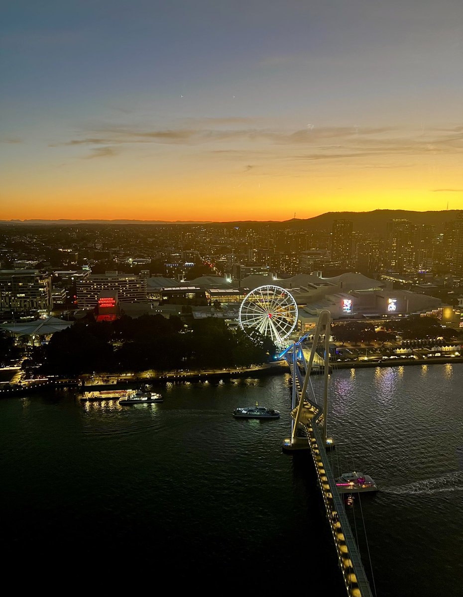 OliviaQLD's tweet image. Happy Friday!
I took these pics of #Brisbane this evening. 
It was so lovely to walk along the river, enjoy the views from the casino sky deck and watch the sun go down after a great day ✨✨✨