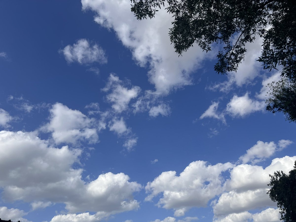 سبحان من صوّر السماء فأبدع ❤️