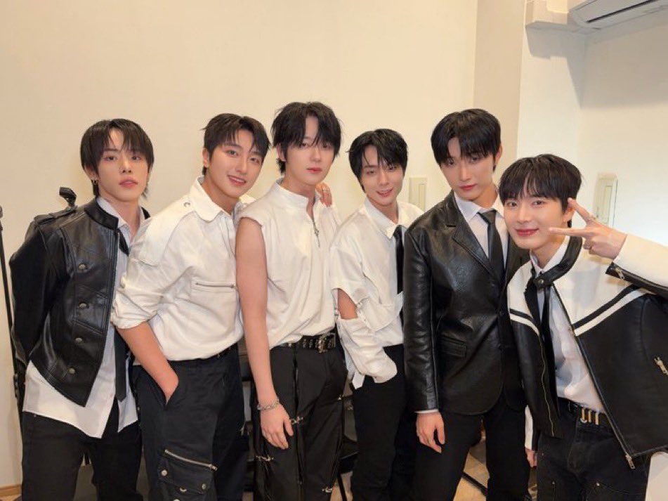 LUNA ❩ tweet media