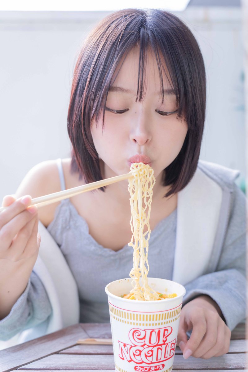 フロン tweet media