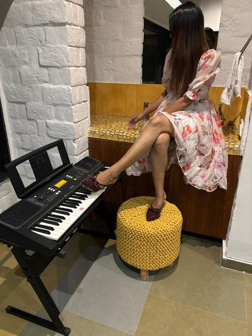 princess_vritika tweet media