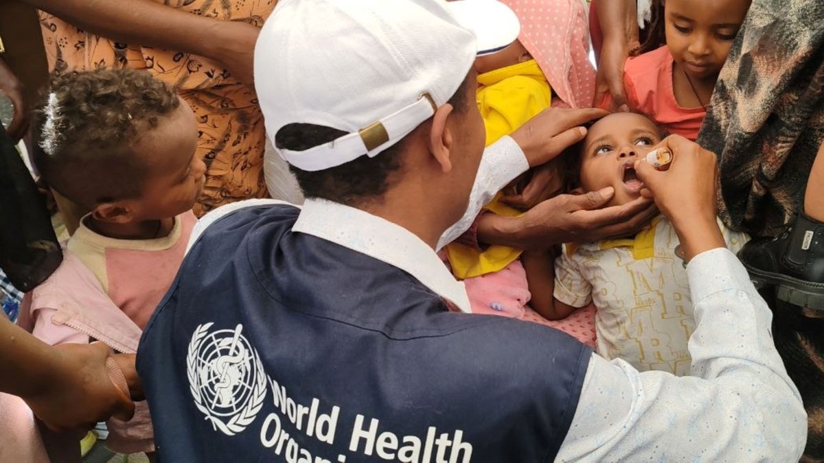 WHOEthiopia's tweet image. The 5th round integrated #polio campaign w/z type two novel Oral Polio Vaccine kicked off today, aiming to reach &amp;gt;17 million &amp;lt;5 children across 11 regions &amp;amp; City Administration of 🇪🇹. 
@WHO central &amp;amp; regional staff are on the ground supporting the rollout of this vital campaign.