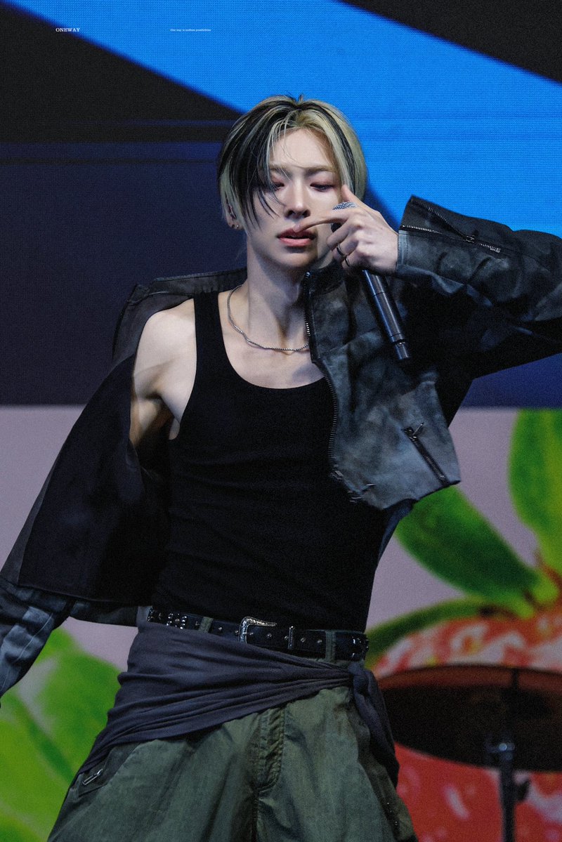 𝐎𝐍𝐄𝐖𝐀𝐘 tweet media