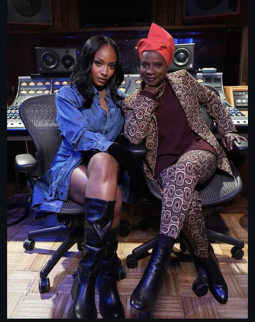 Essentials. tweet media