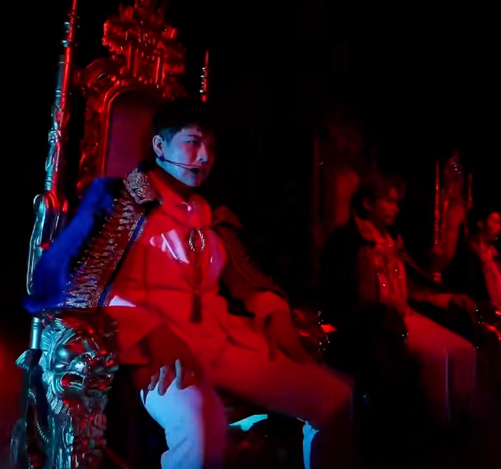 Live Live tweet media