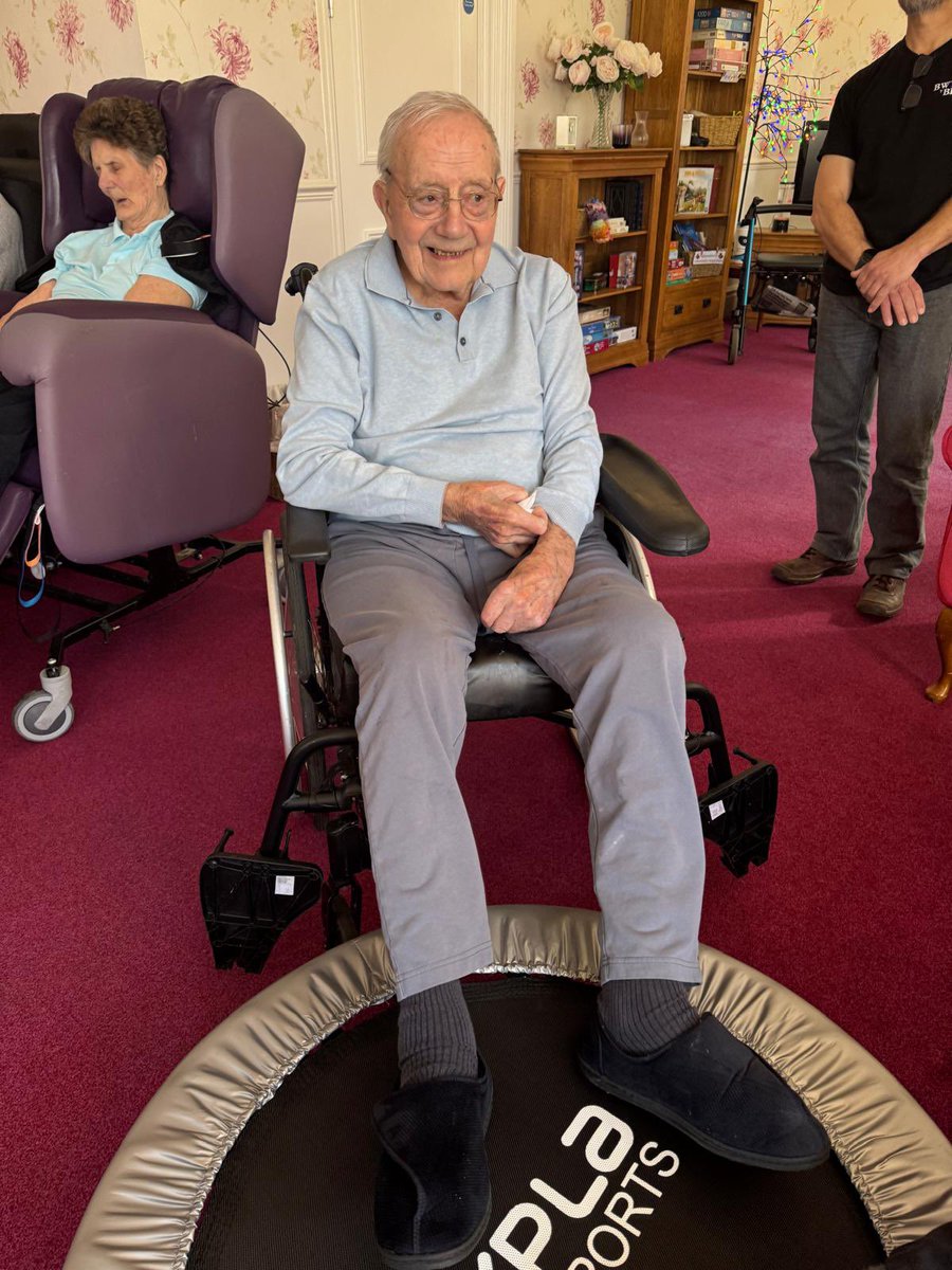 Bristolcarehome's tweet image. 🌟 A Fantastic Morning of Fun &amp;amp; Fitness at Glebe House 🌟

This morning at Glebe House, we had the wonderful Zion join us for our weekly keep fit class 💪✨💙

#GlebeHouse #KeepFit #ActiveLiving #CareHomeLife #Wellbeing #GentleExercise