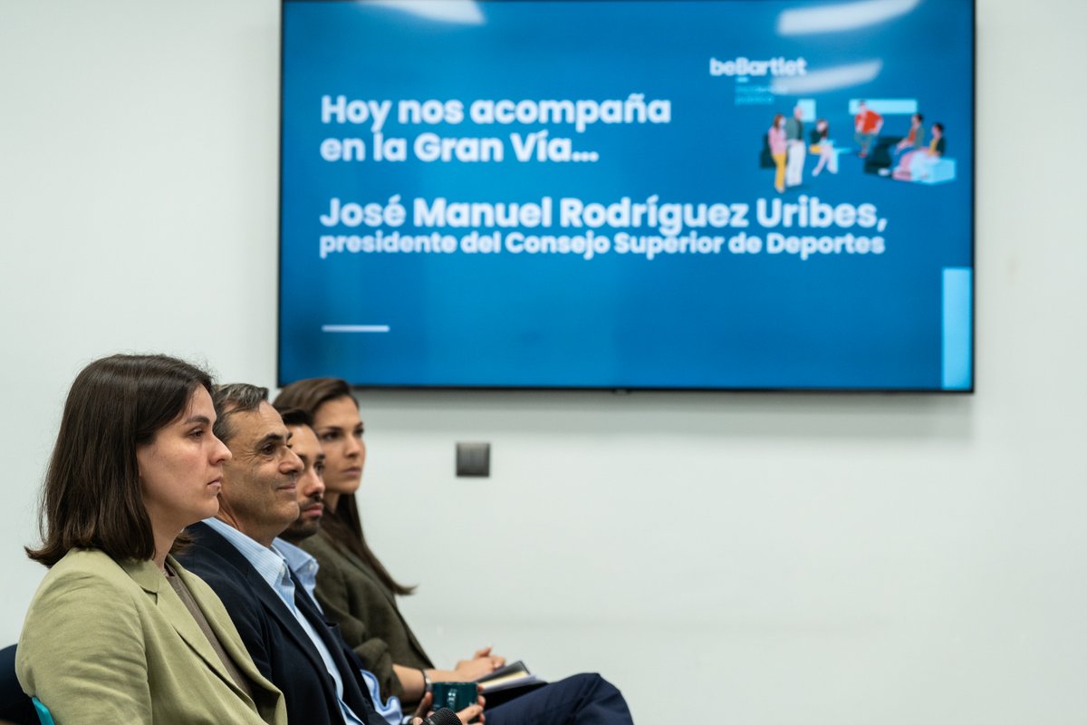 beBartlet tweet media