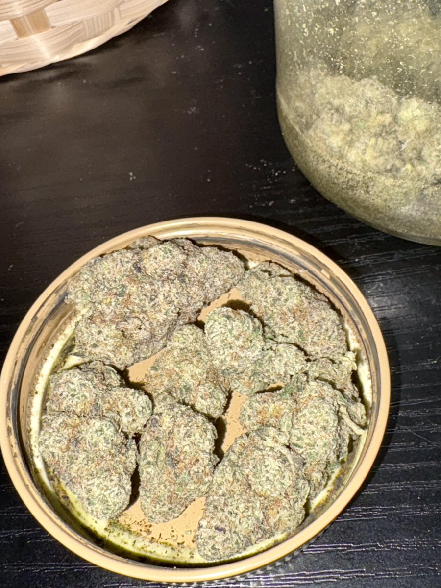 WriteWeed tweet media