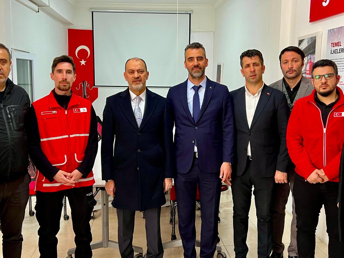 📍Türk Kızılayı Yenimahalle Şubesi 

İlçe Başkanımız Sn <a href="/ekremyuce06/">Dr. Ekrem Yüce</a> ve kıymetli ilçe teşkilatımızla birlikte ziyaret ettik.

İlçe Başkanımızın öncülüğünde, teşkilatımızın güçlü desteğiyle milletimizin her zaman yanında olan Kızılay’ımızın çalışmalarını yerinde inceleyerek